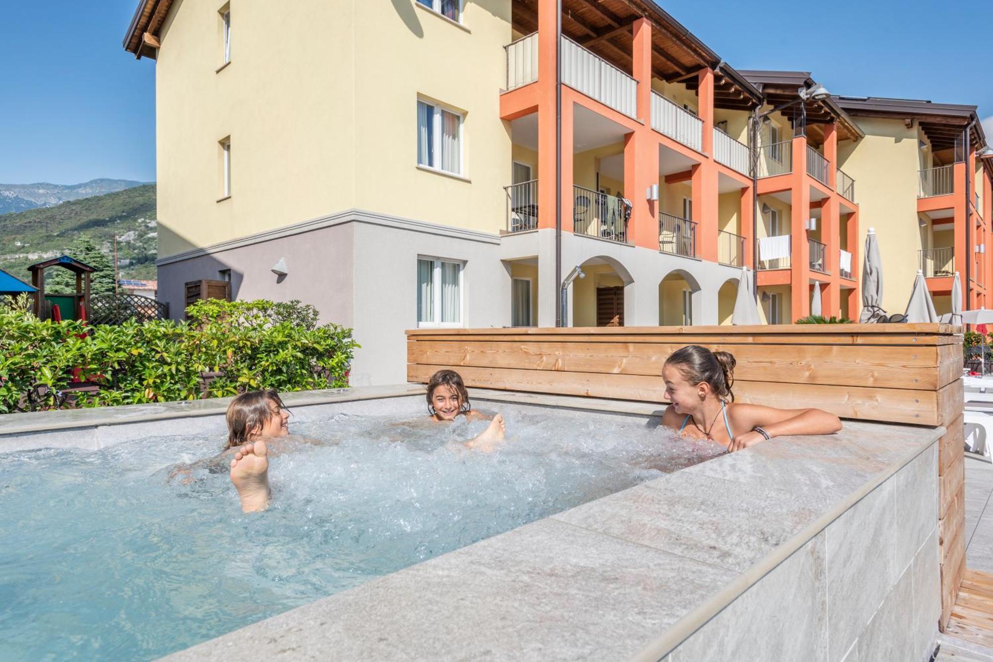Residence Maroadi Torbole Sul Garda Exterior foto